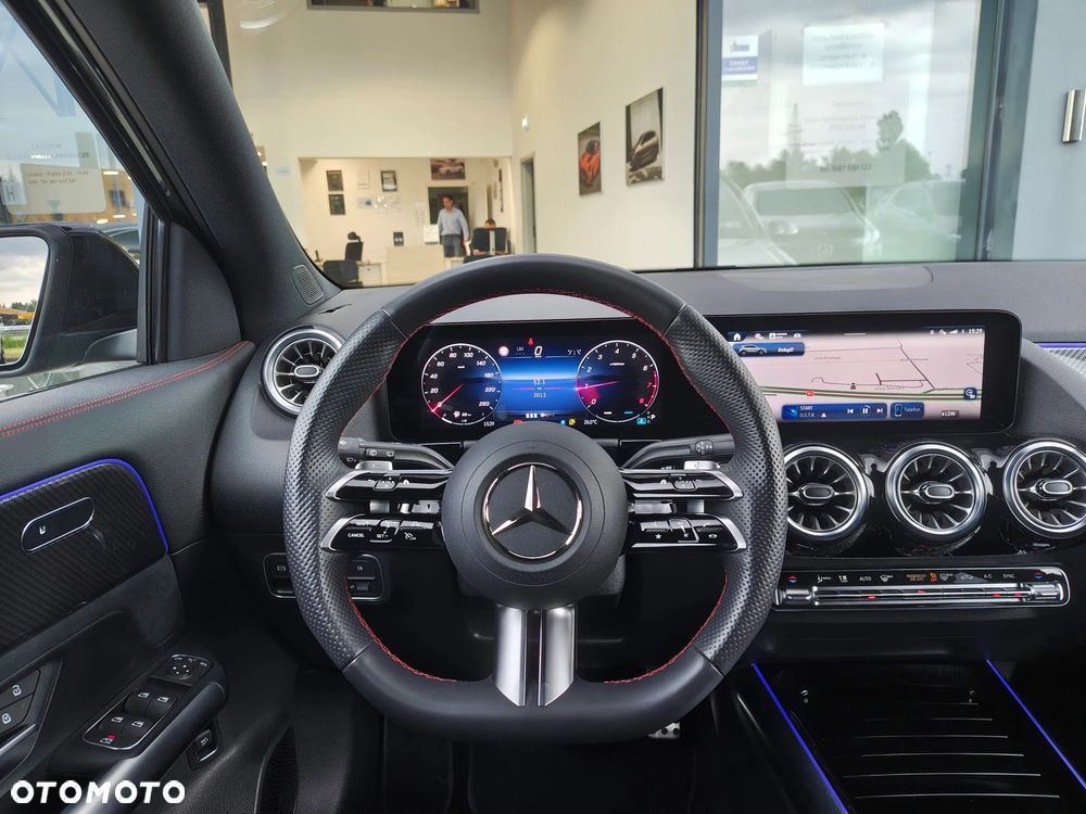 Mercedes-Benz GLA 200 AMG Line - 10