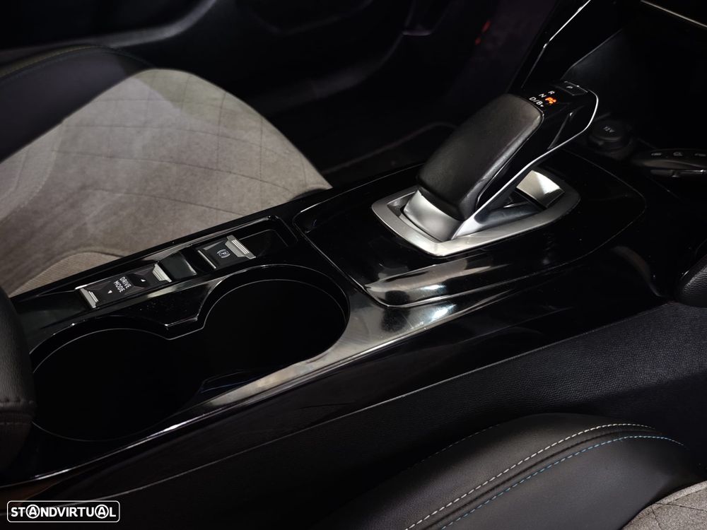 Peugeot e-2008 GT Pack - 39