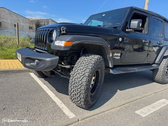 Jeep Wrangler - 1