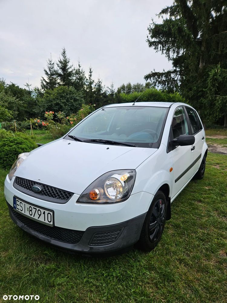Ford Fiesta 1.25 Ambiente - 2