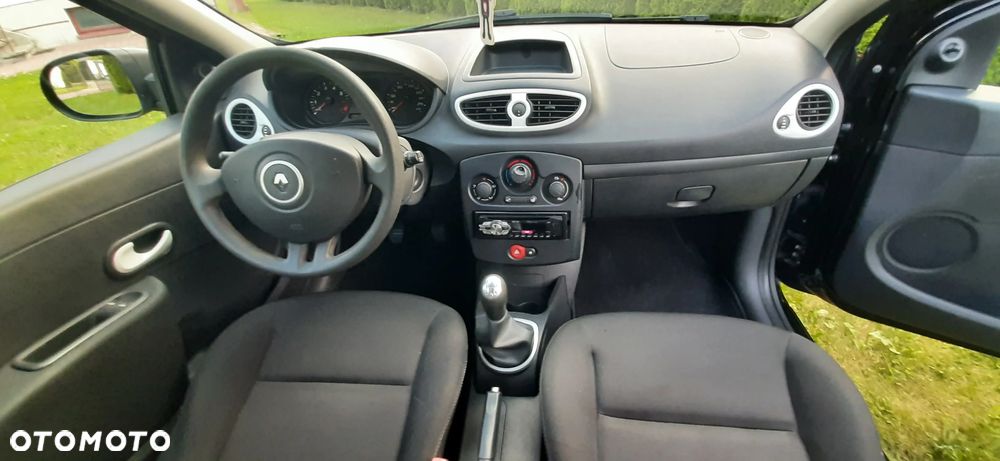 Renault Clio - 29
