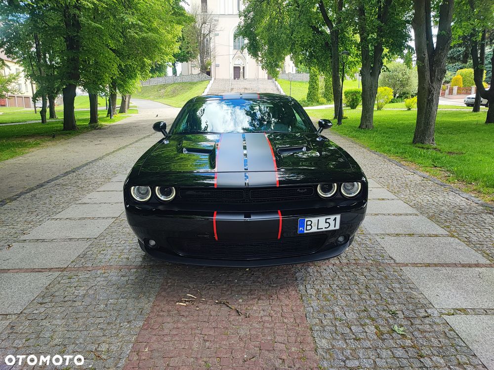 Dodge Challenger - 2