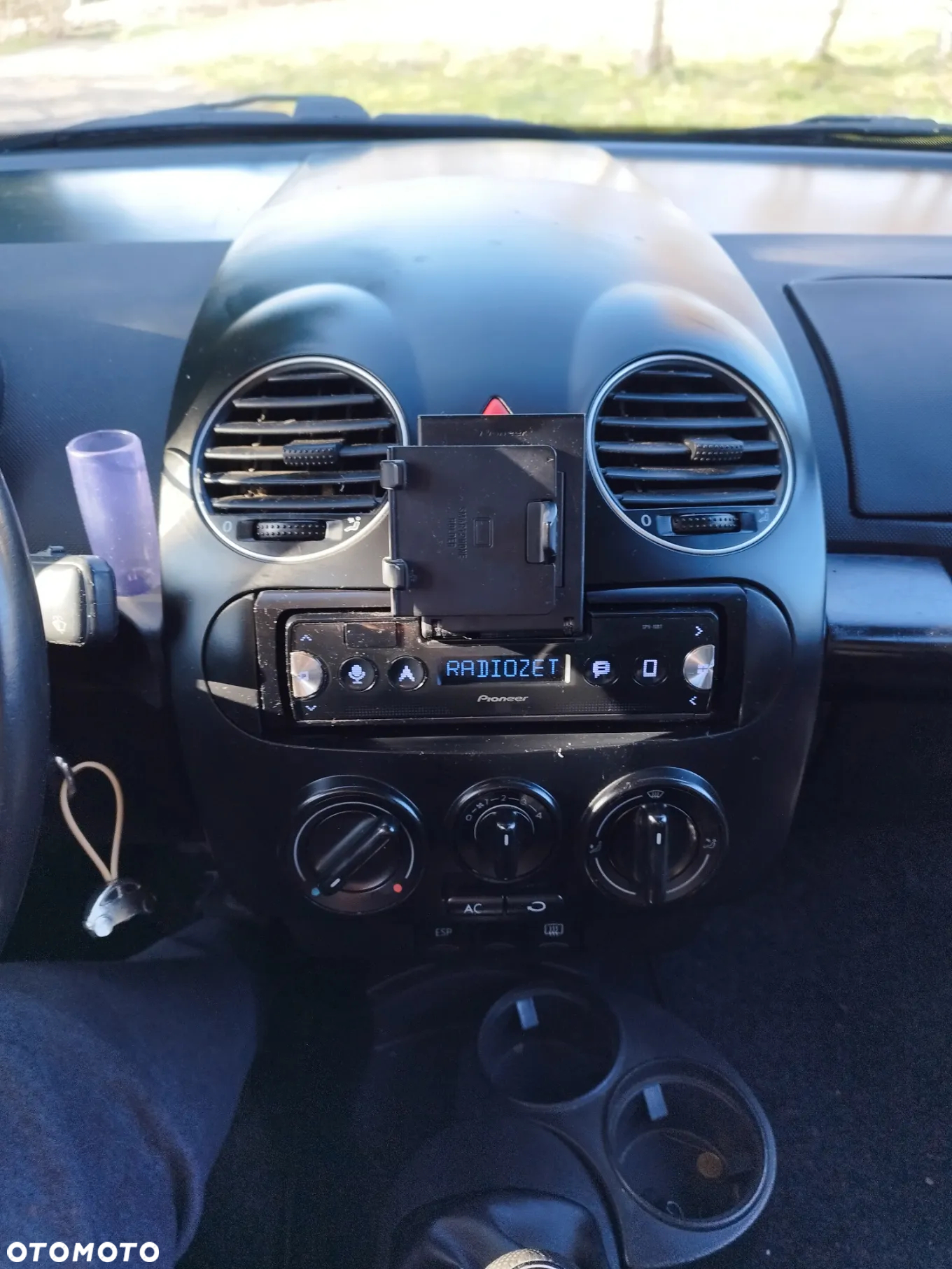 Volkswagen New Beetle - 8