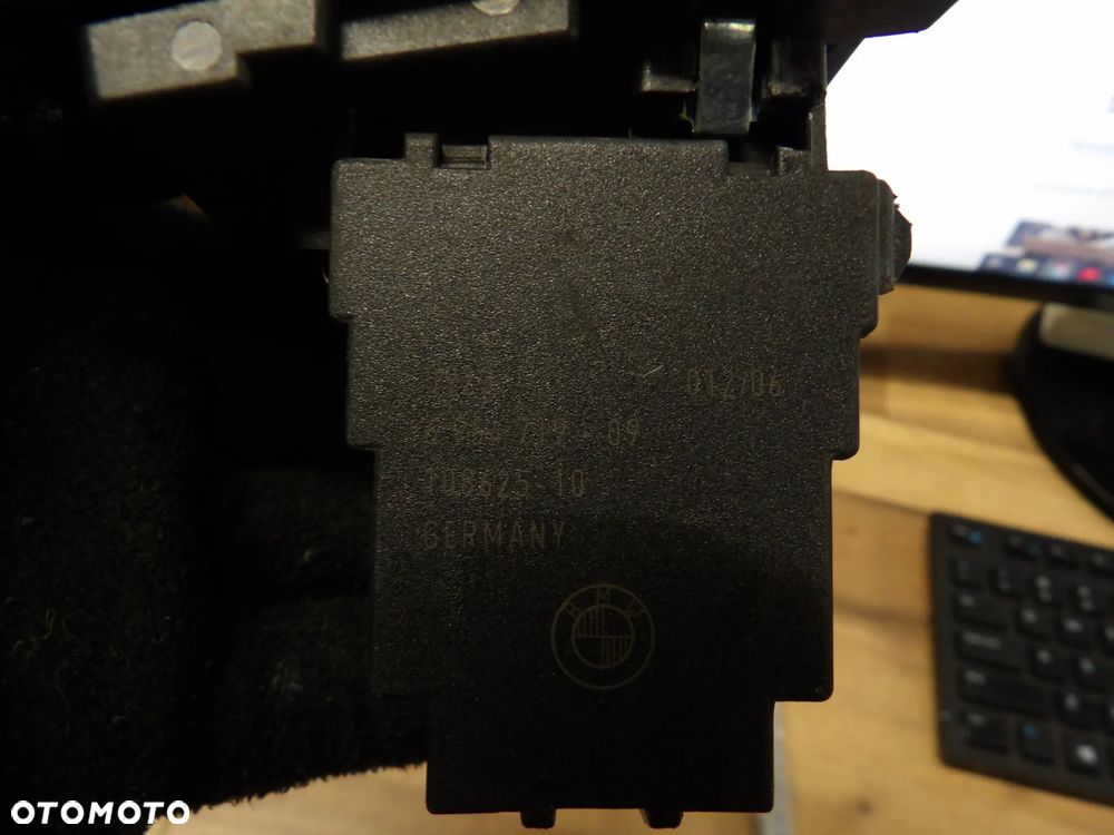 BMW - E90,E91 - STACYJKA Z KLUCZYKIEM - 6954719 - 4