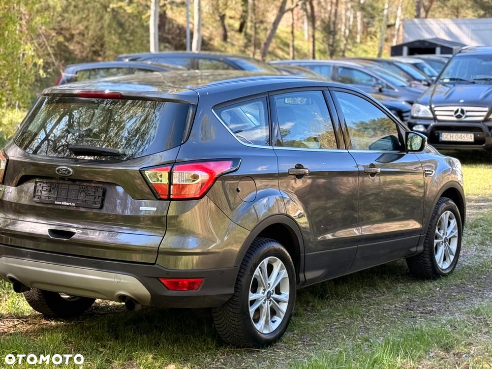 Ford Kuga 1.5 EcoBoost 2x4 Titanium - 2