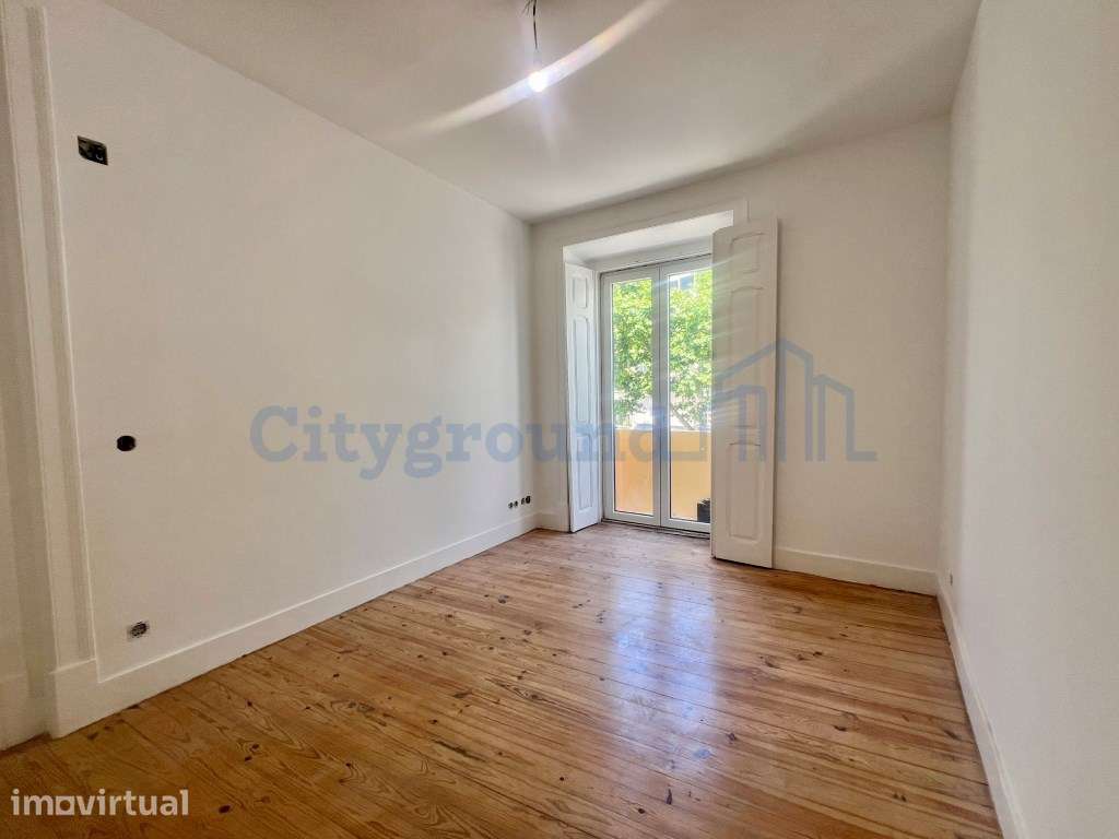 T3 Duplex totalmente recuperado na Avenida General Roçadas - viva e... - Grande imagem: 2/24