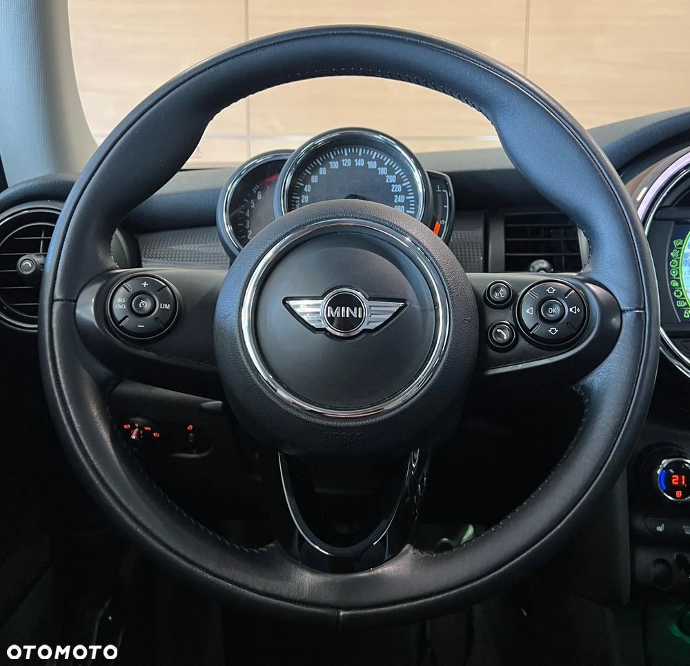 MINI Cooper Standard - 13