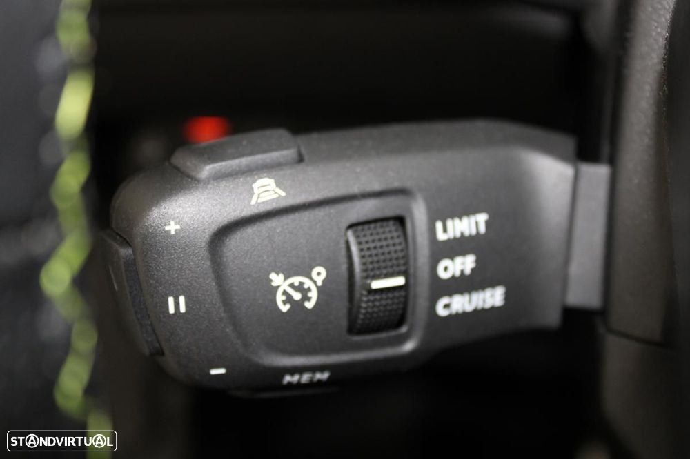 Peugeot e-2008 50 kWh GT Line - 21