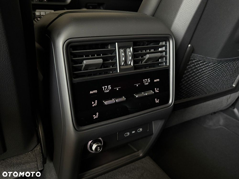 Porsche Cayenne - 30