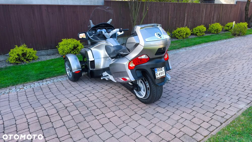 Can-Am Spyder - 2