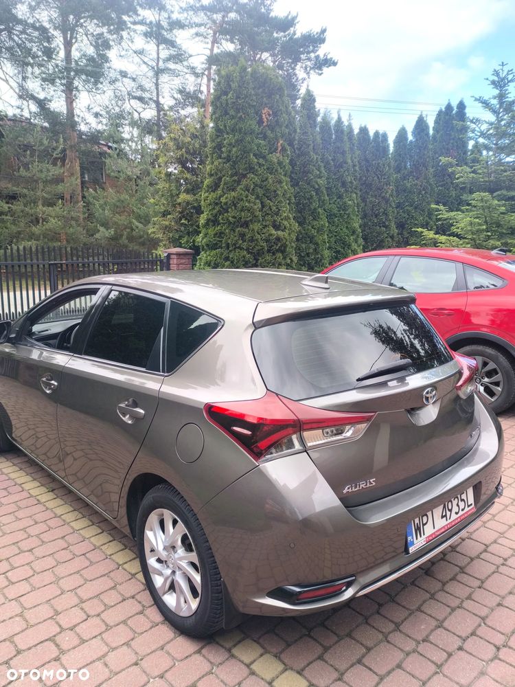 Toyota Auris Hybrid 135 Prestige - 8