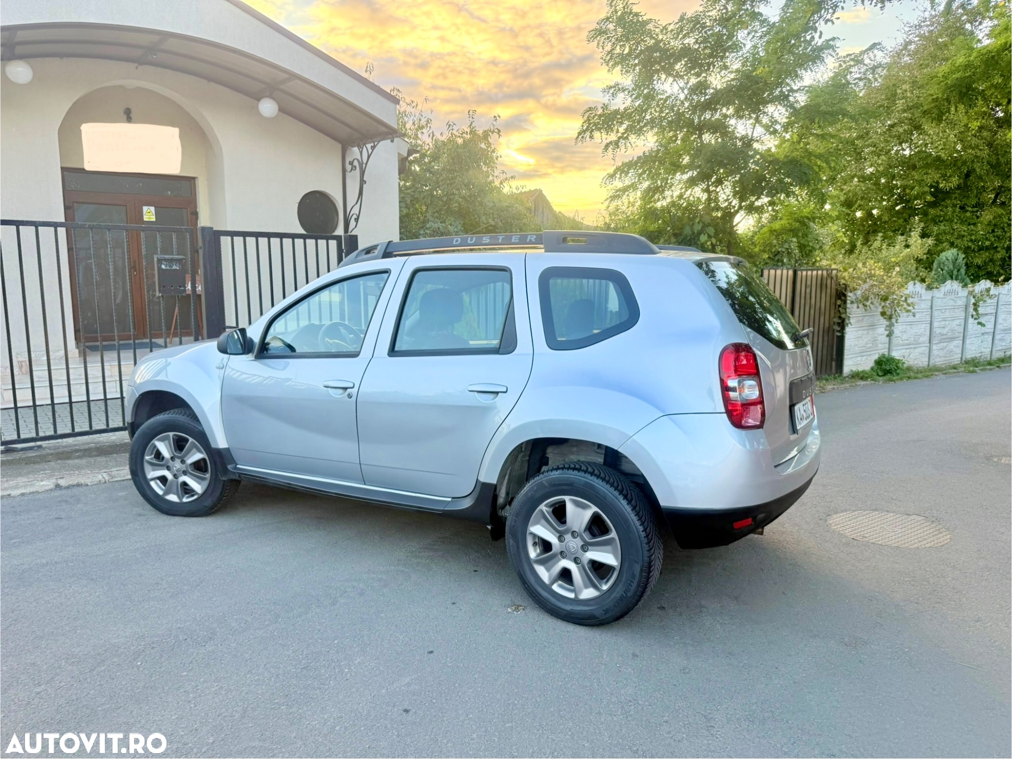 Dacia Duster 1.6 SCe Prestige jante 16" - 4