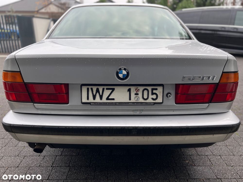 BMW Seria 5 520i - 12