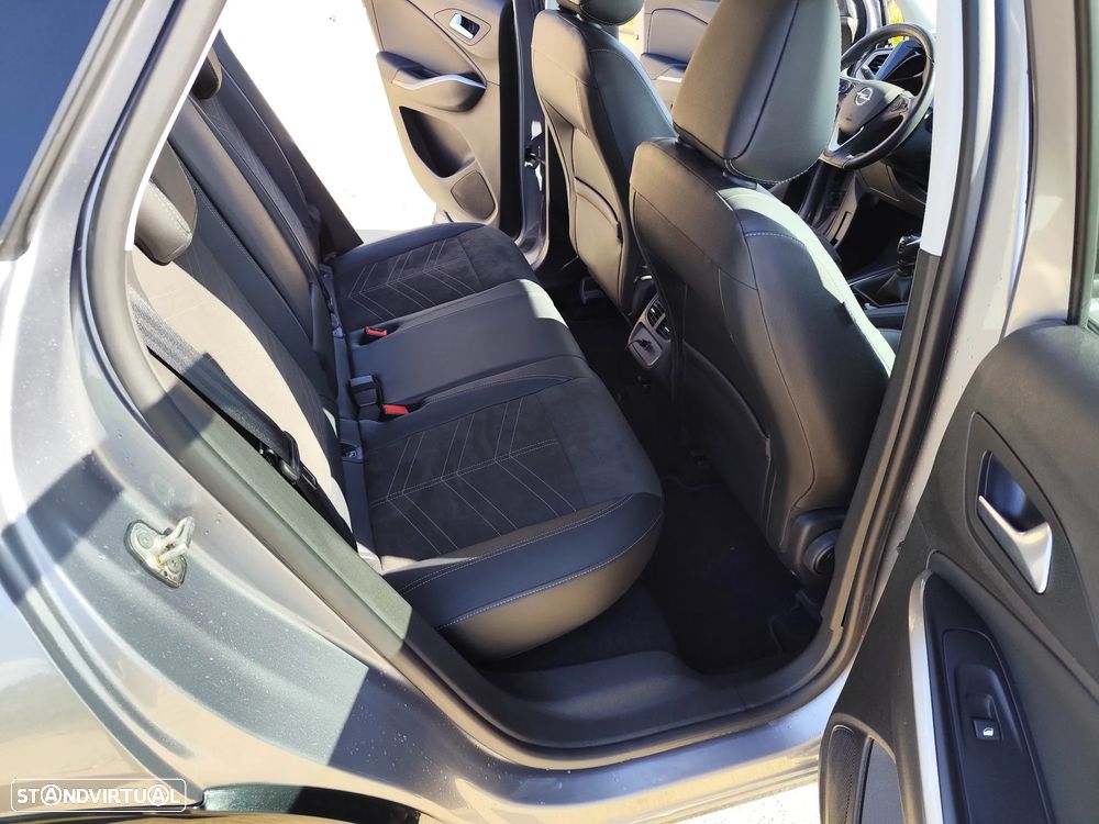 Opel Grandland 1.2 T Design & Tech - 12