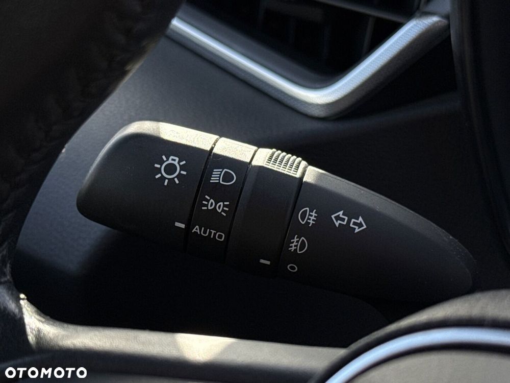 Toyota Corolla 1.8 Hybrid Comfort - 19