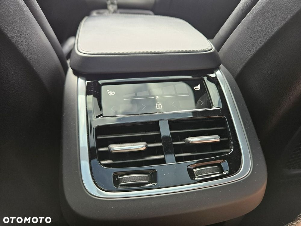 Volvo XC 90 T6 AWD R-Design 7os - 32