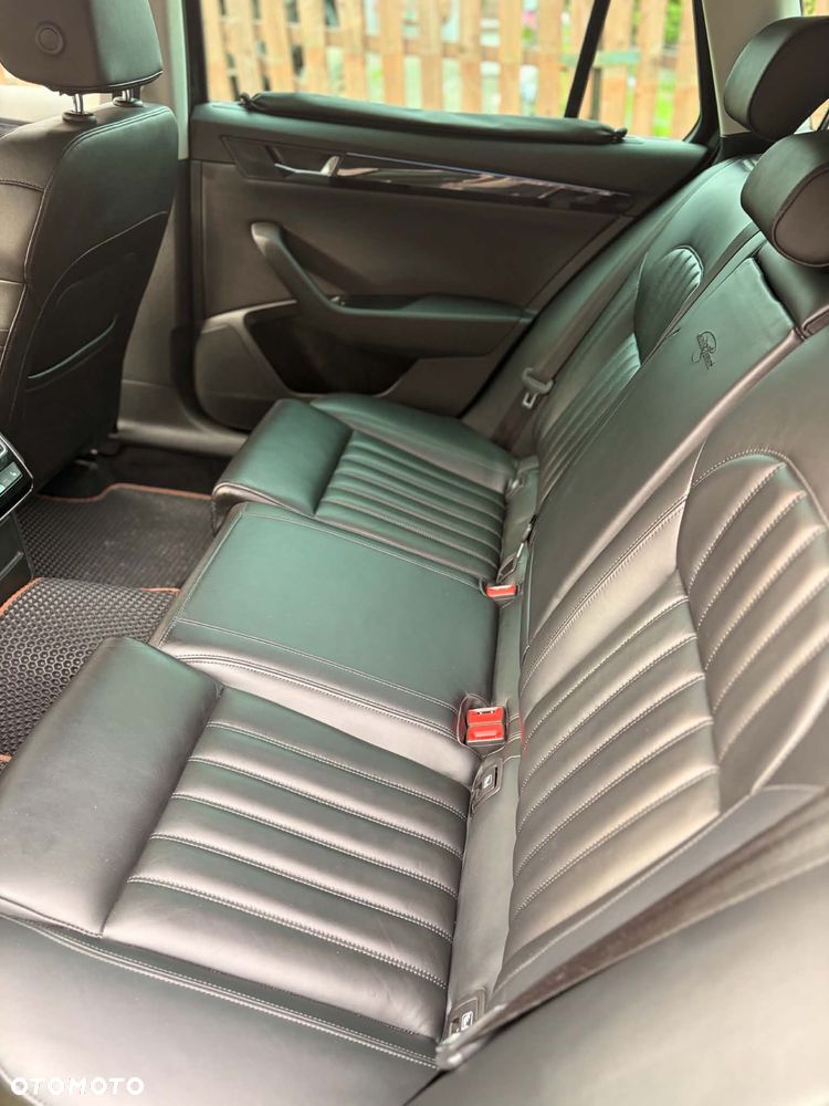 Skoda Superb 2.0 TDI 4x4 L&K DSG - 9