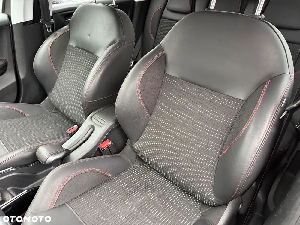 Peugeot 2008 PureTech 130 EAT8 GT - 9