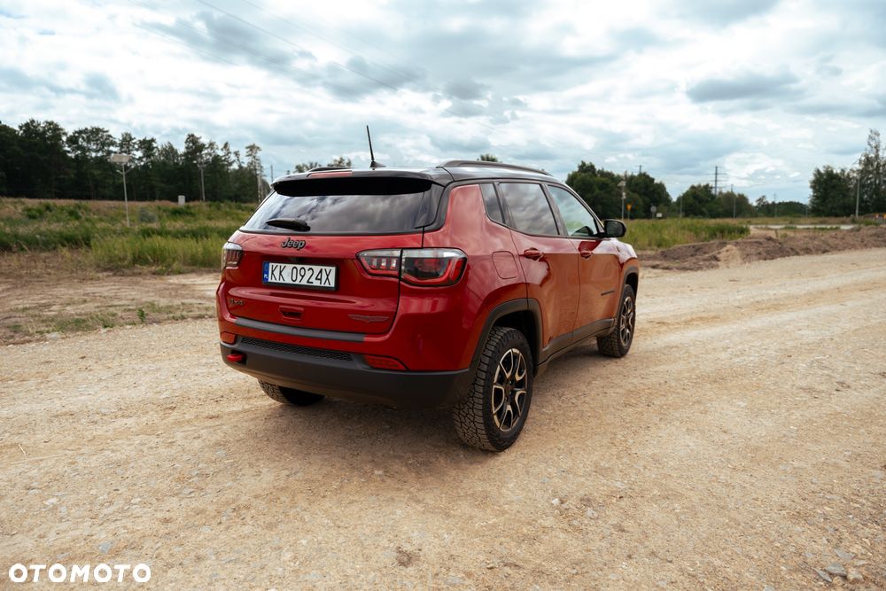 Jeep Compass - 24