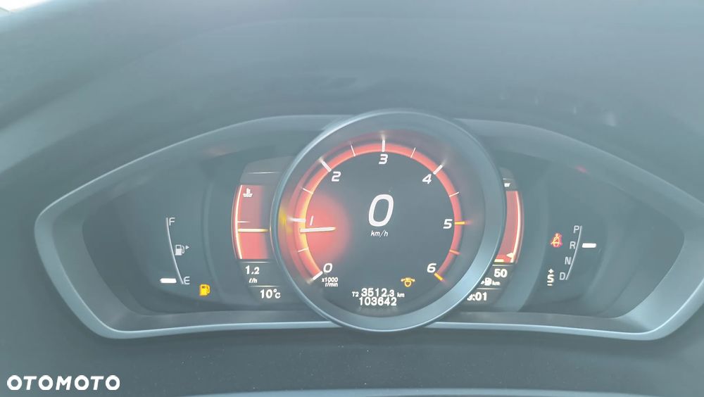 Volvo V40 D4 Geartronic RDesign - 18