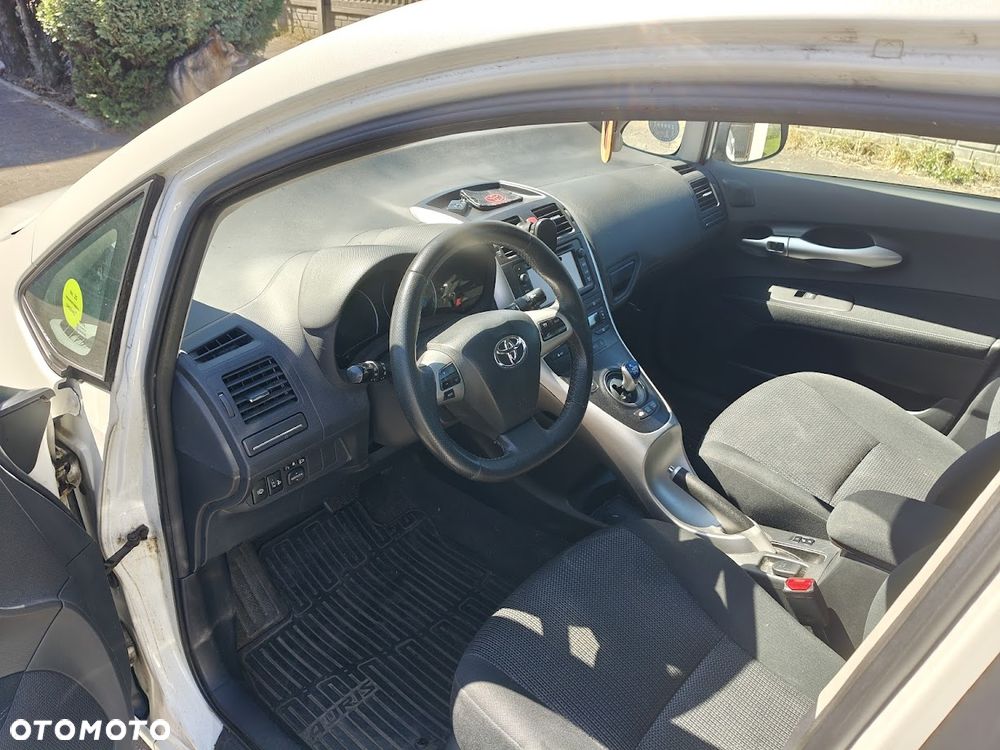 Toyota Auris - 8