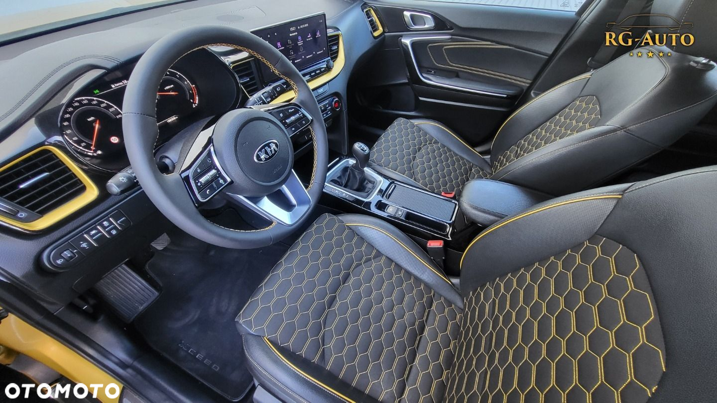 Kia XCeed - 39