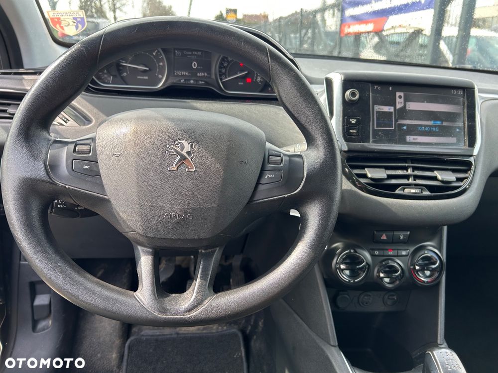 Peugeot 208 - 26