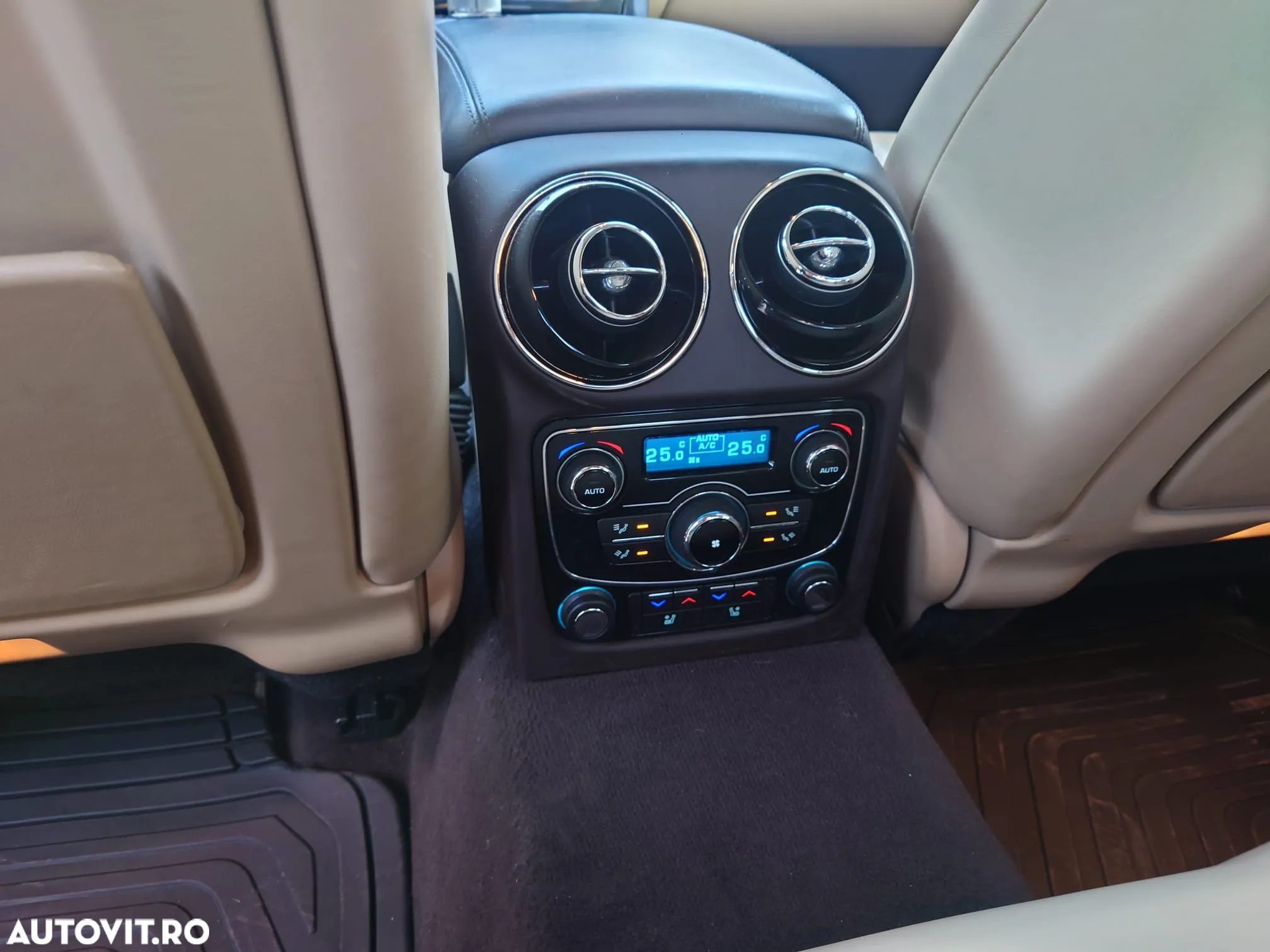 Jaguar XJ 30d Premium Luxury - 35