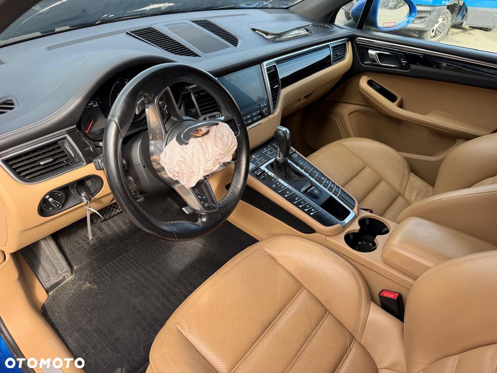 Porsche Macan - 16