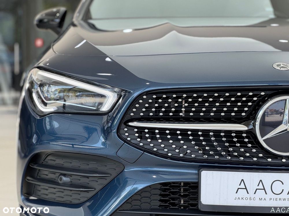 Mercedes-Benz CLA 250 E AMG Line 8G-DCT - 40