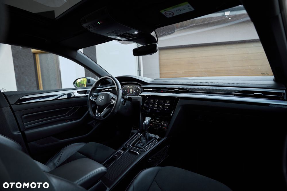 Volkswagen Arteon 2.0 TDI SCR DSG R-Line - 32