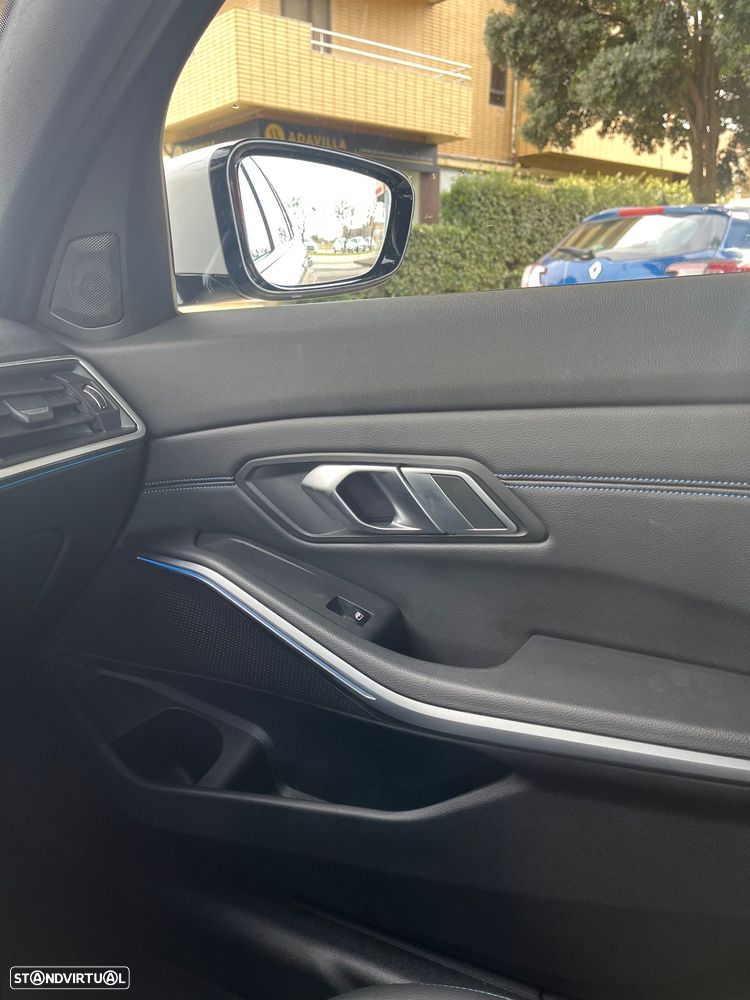 BMW 330 e Aut. M Sport - 24