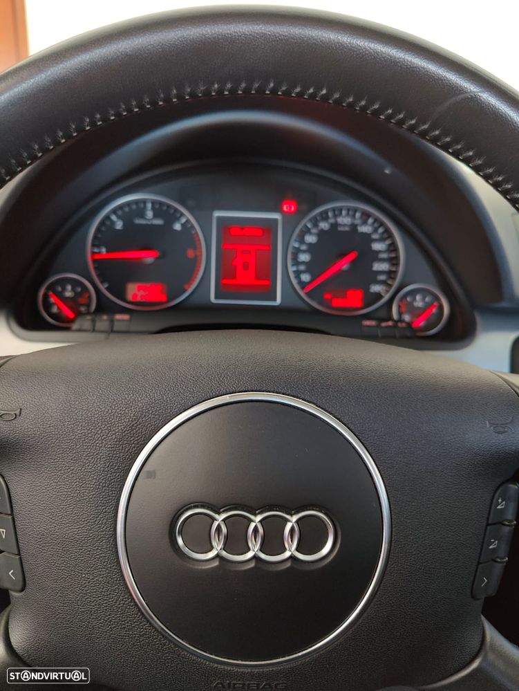 Audi A4 2.5 TDI quattro - 13