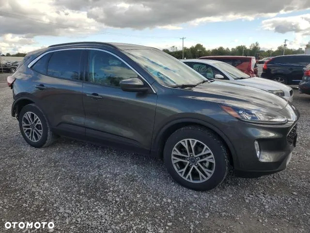 Ford Kuga - 4