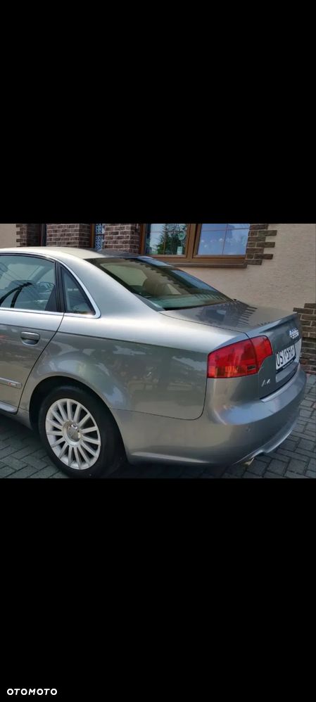 Audi A4 Limousine - 5