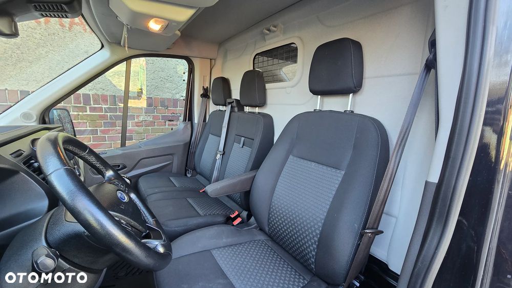Ford Transit - 32