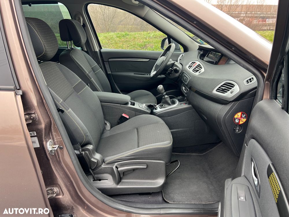 Renault Scenic TCe 130 Dynamique - 10