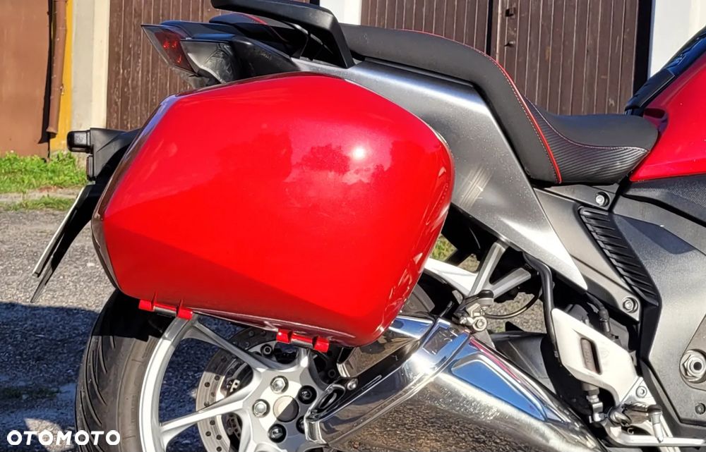 Honda VFR - 7