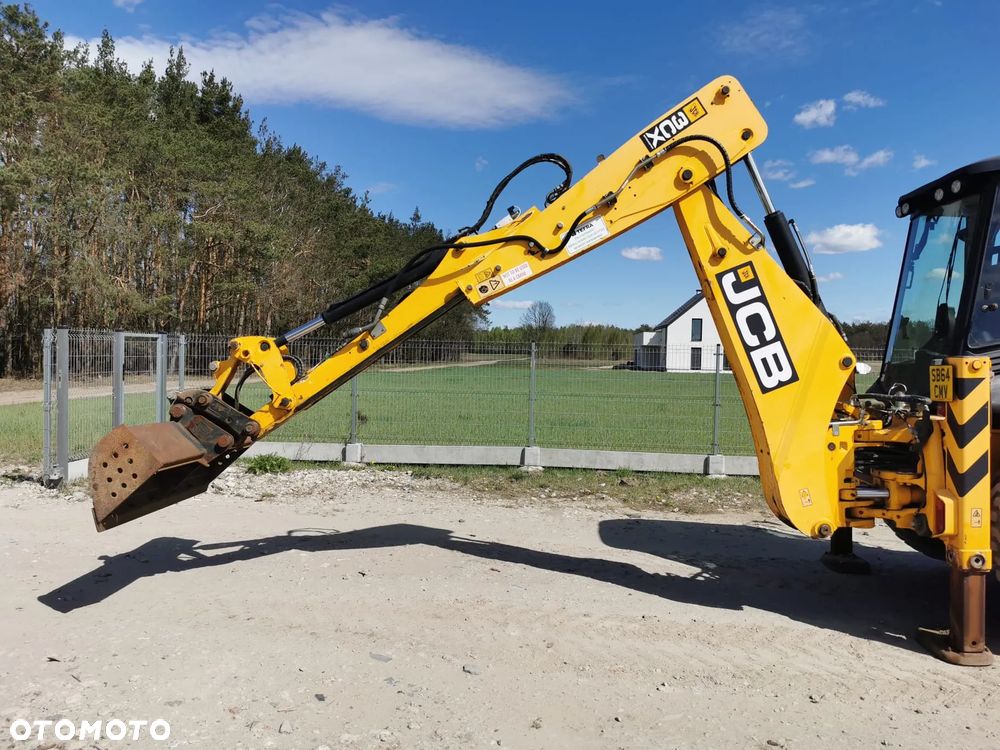 JCB 3CX Powershift - 17