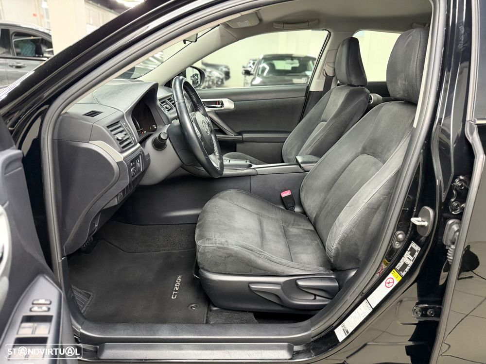 Lexus CT 200h 09 P.Dynamic - 15