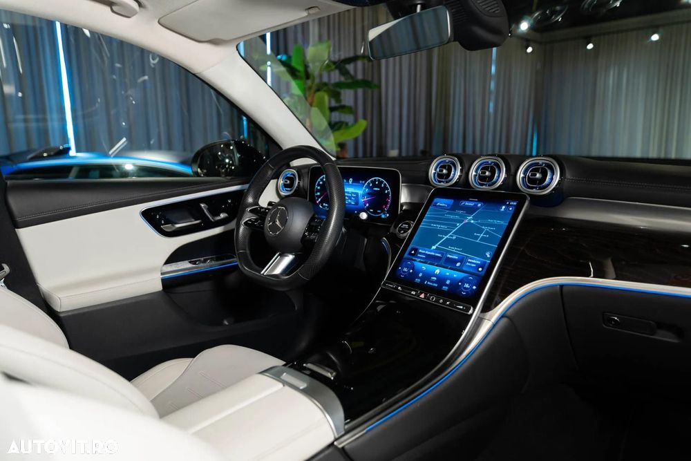 Mercedes-Benz GLC - 33