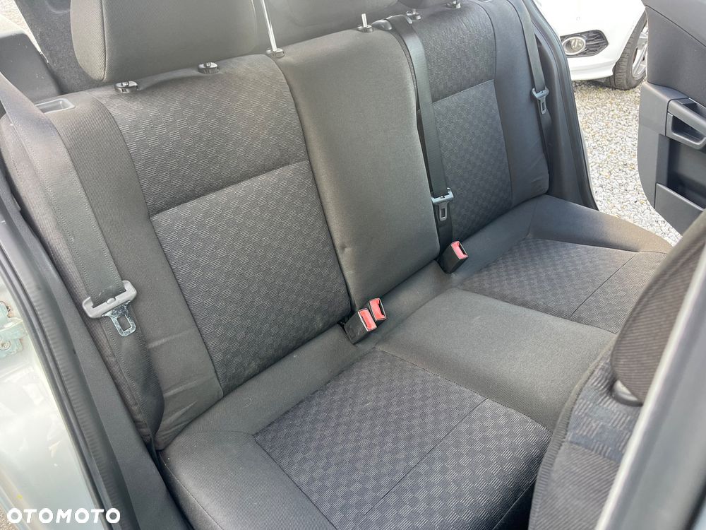 Opel Astra 1.6 Sport - 12