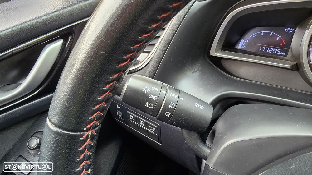 Mazda 3 Hatchback - 13