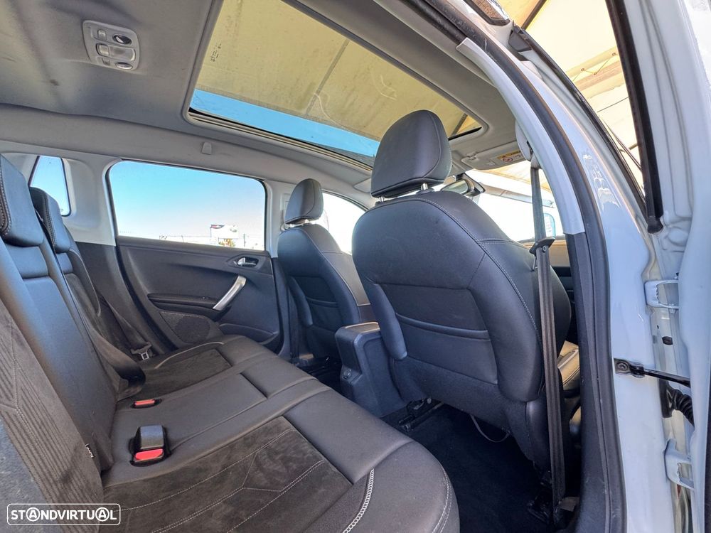 Peugeot 2008 1.2 PureTech Crossway - 24