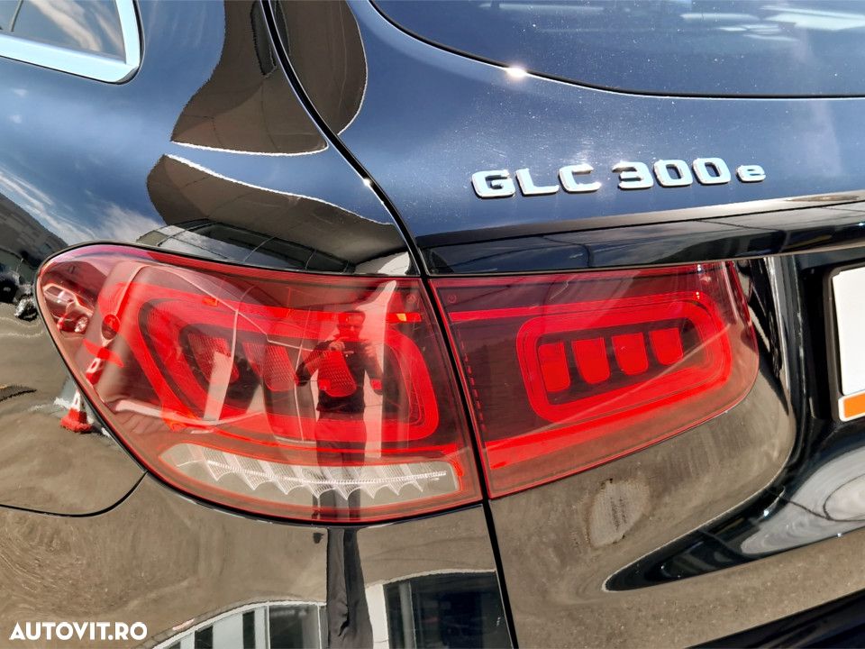 Mercedes-Benz GLC 300 e 4MATIC - 11