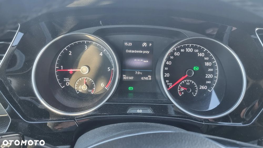 Volkswagen Touran 2.0 TDI BMT Highline DSG - 26