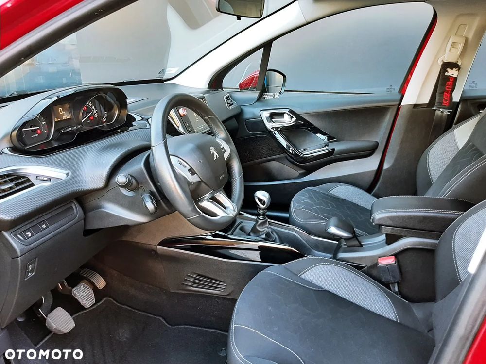 Peugeot 2008 1.2 Pure Tech Active S&S - 11
