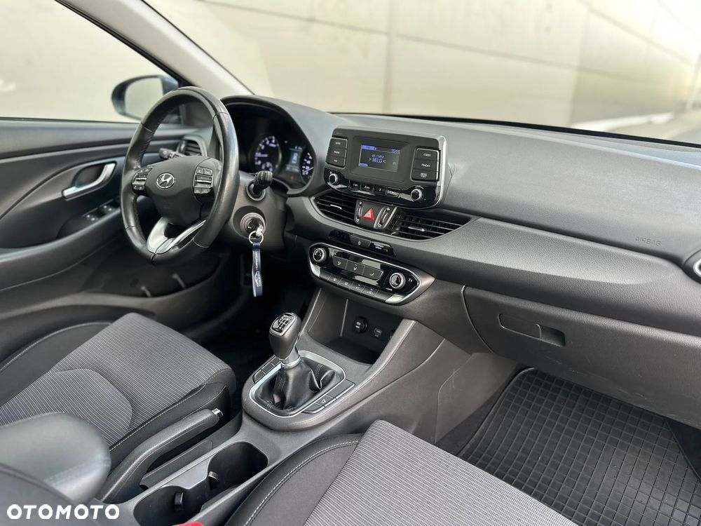 Hyundai i30 1.5 DPI Classic + - 24