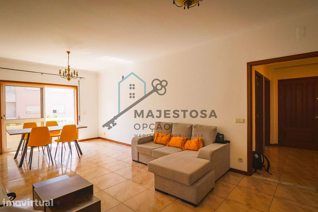 Apartamento T3 no Último Andar com Garagem — Gualtar (Braga) - Grande imagem: 3/37