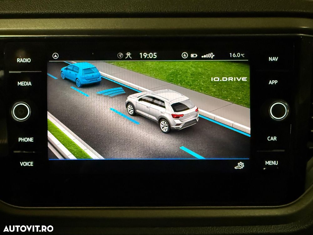 Volkswagen T-ROC 1.5 TSI DSG Style - 28